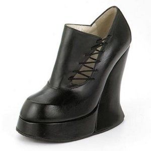 Fluevog Grand National Corset Cloven Hoof black leather platform shoe - size 7